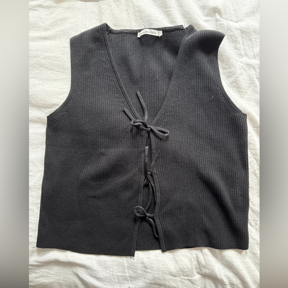 Abercrombie and Fitch Knit Tie Front Top